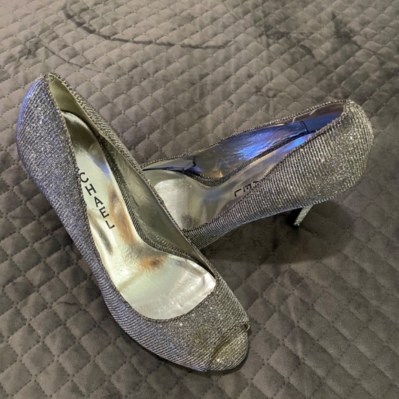 #ShoeCraze - Picture 4 of 8